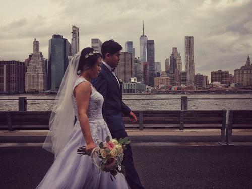 Wedding photos in Brooklyn Bridge Park